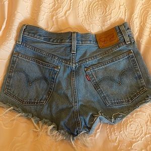 Levi’s 501 high rise denim shorts size 26 womens